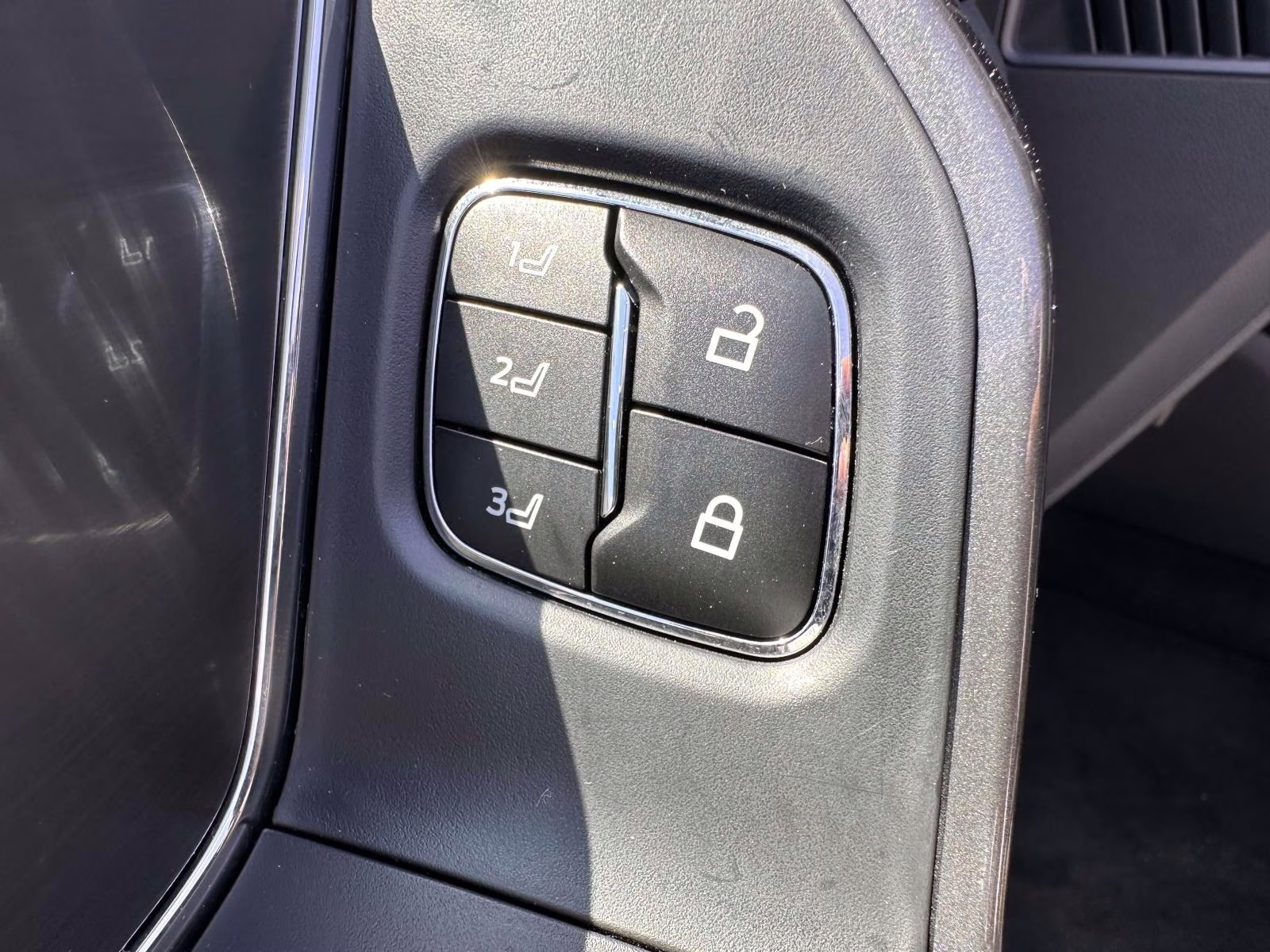 2023 Star White Metallic Tri-Coat Ford F-150 LARIAT 4WD SuperCrew 5.5' Box 4X4 Truck