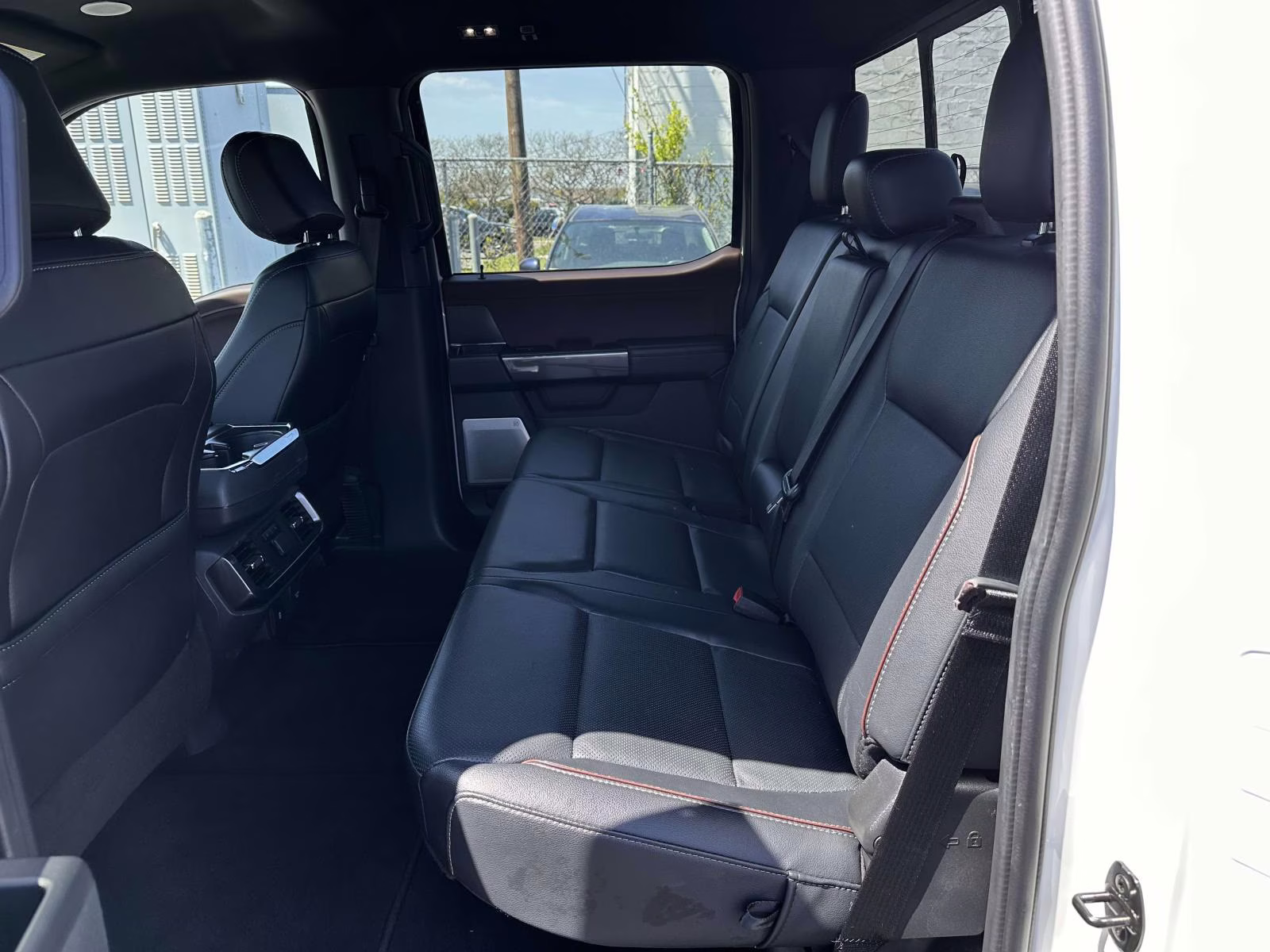 2023 Star White Metallic Tri-Coat Ford F-150 LARIAT 4WD SuperCrew 5.5' Box 4X4 Truck