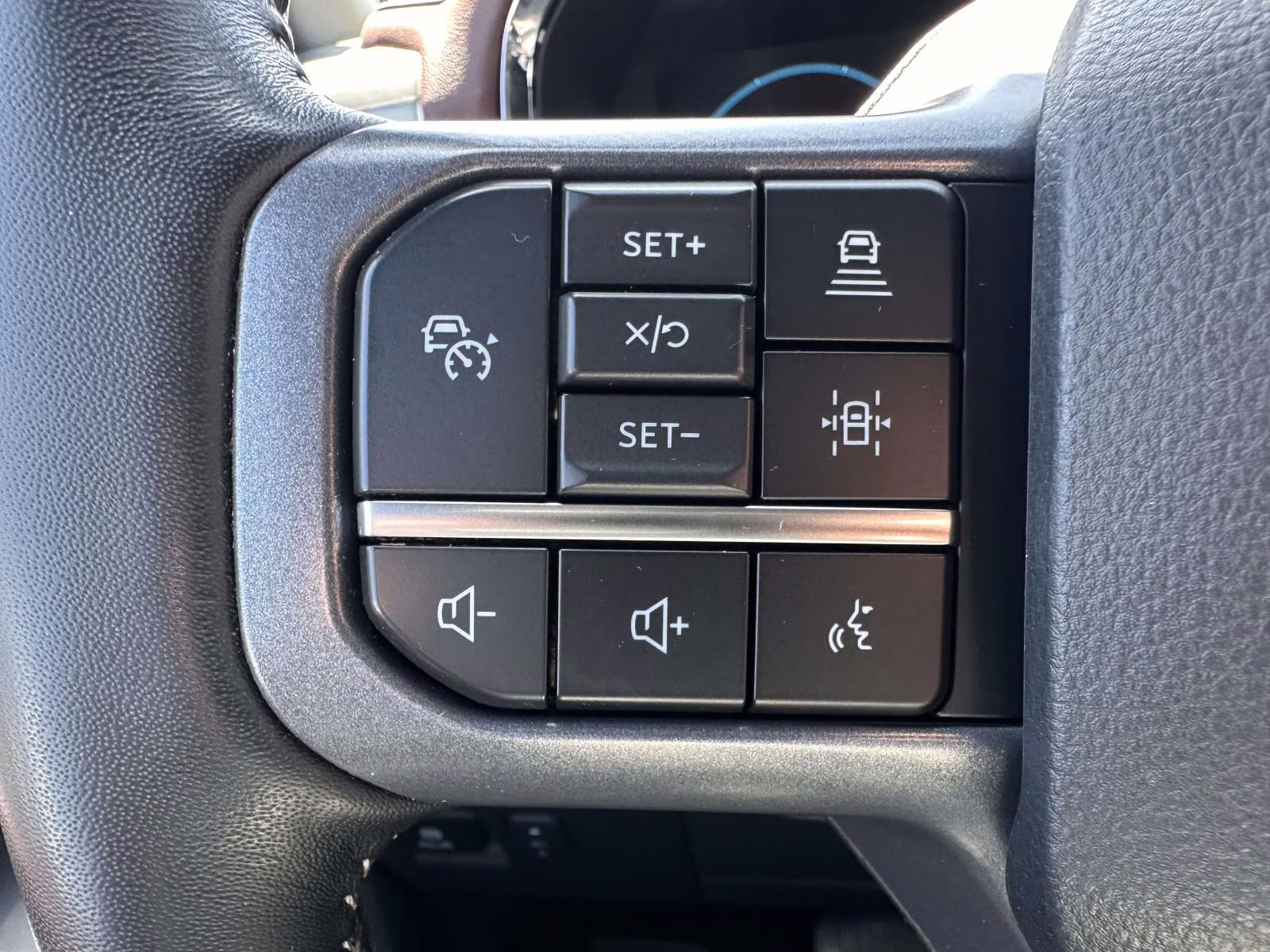 2023 Star White Metallic Tri-Coat Ford F-150 LARIAT 4WD SuperCrew 5.5' Box 4X4 Truck