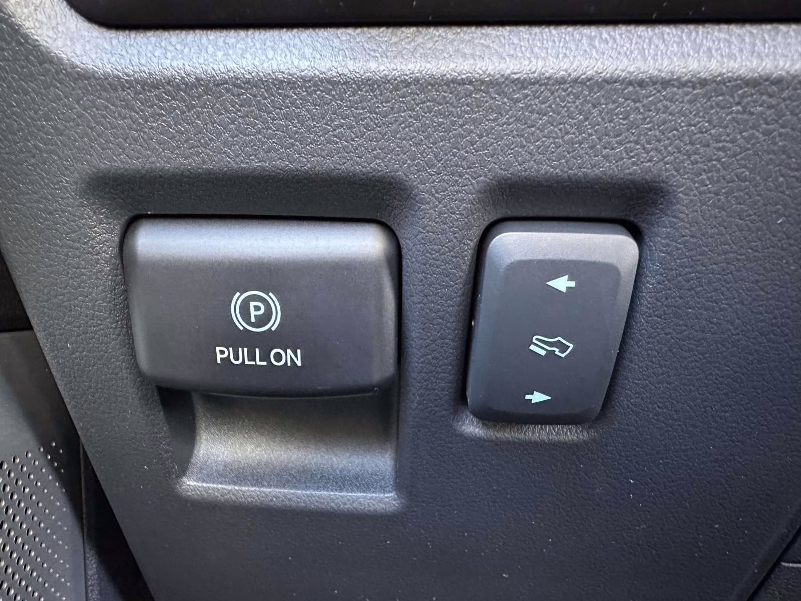 2023 Star White Metallic Tri-Coat Ford F-150 LARIAT 4WD SuperCrew 5.5' Box 4X4 Truck