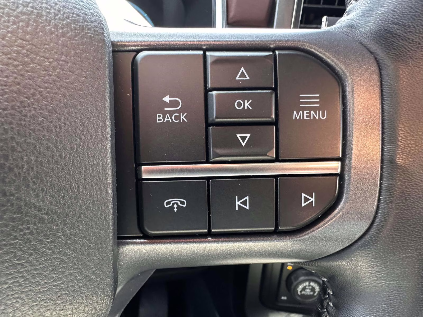 2023 Star White Metallic Tri-Coat Ford F-150 LARIAT 4WD SuperCrew 5.5' Box 4X4 Truck