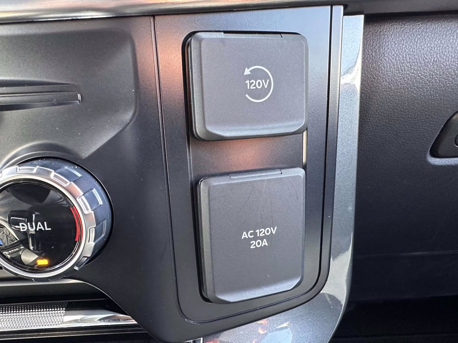 2023 Star White Metallic Tri-Coat Ford F-150 LARIAT 4WD SuperCrew 5.5' Box 4X4 Truck