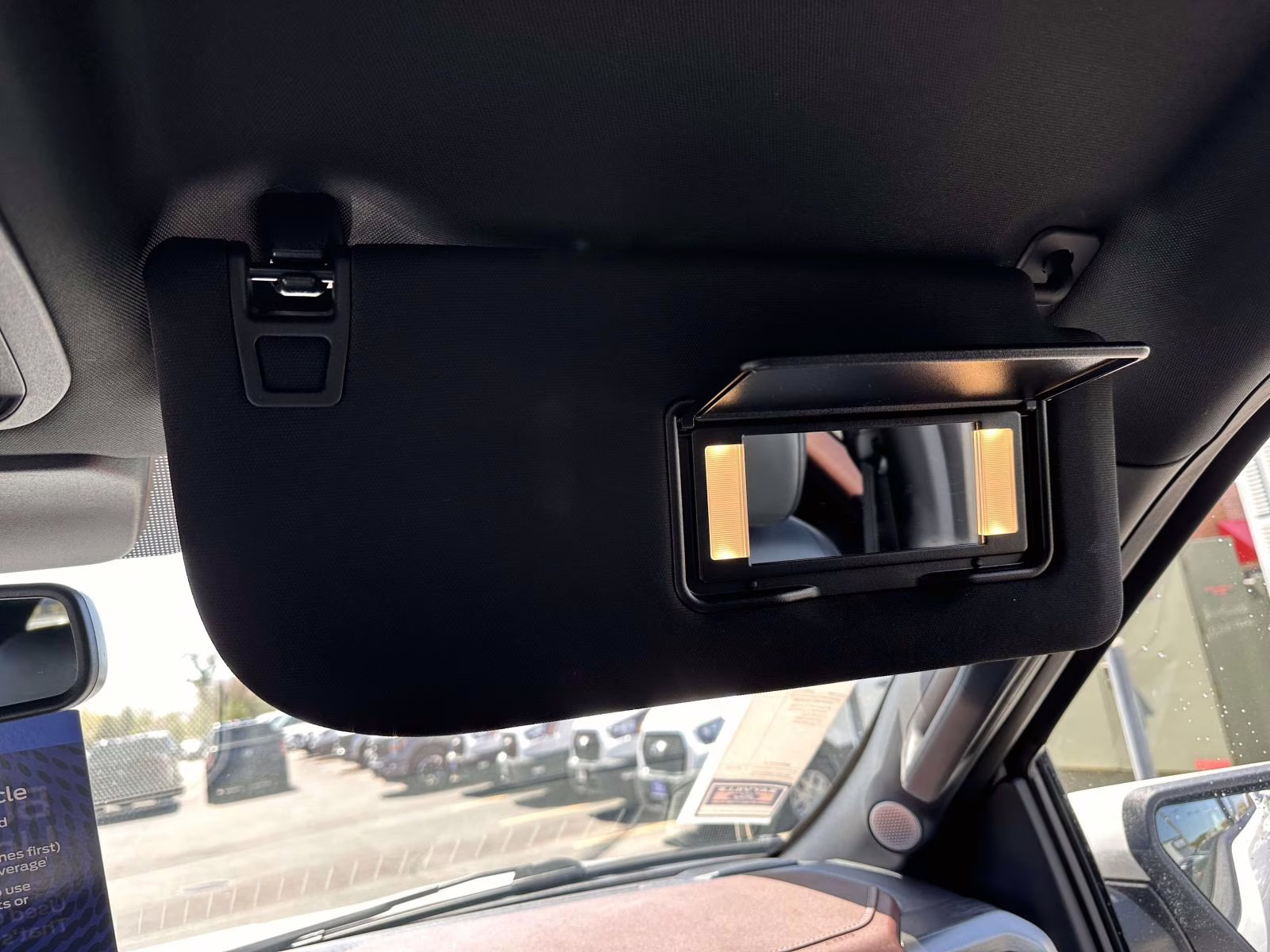 2023 Star White Metallic Tri-Coat Ford F-150 LARIAT 4WD SuperCrew 5.5' Box 4X4 Truck