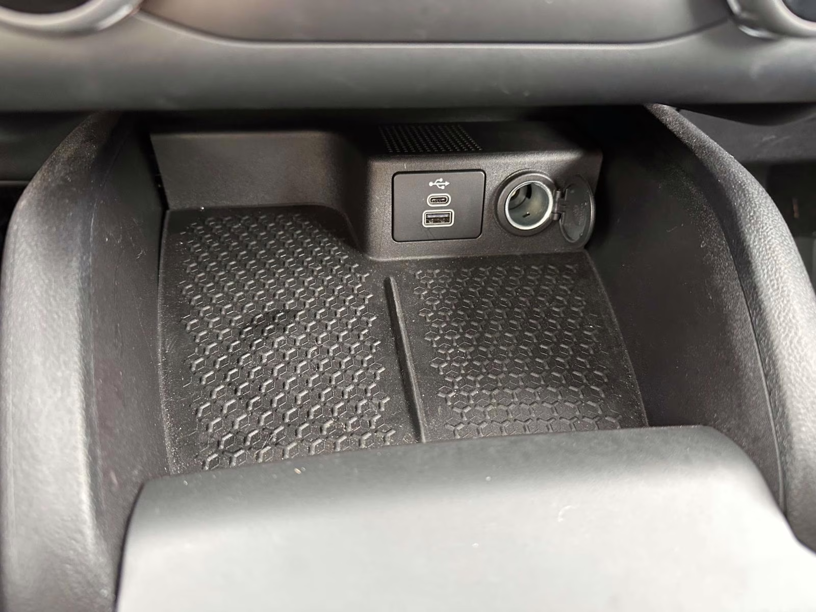 2024 Hot Pepper Red Metallic Tinted Clearcoat Ford Bronco Sport Heritage 4x4 4X4 SUV