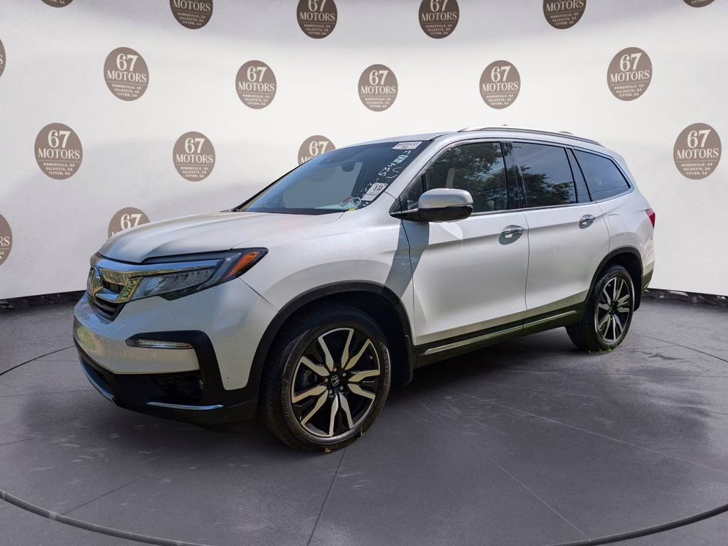 2022 White Honda Pilot Touring FWD SUV