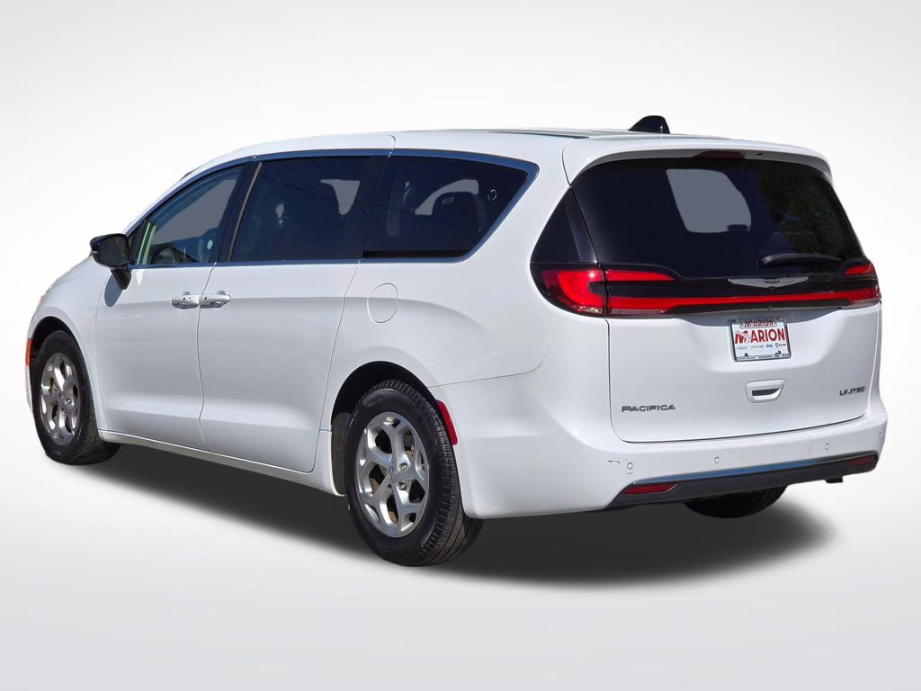 2024 Bright White Clearcoat Chrysler Pacifica Limited FWD Van