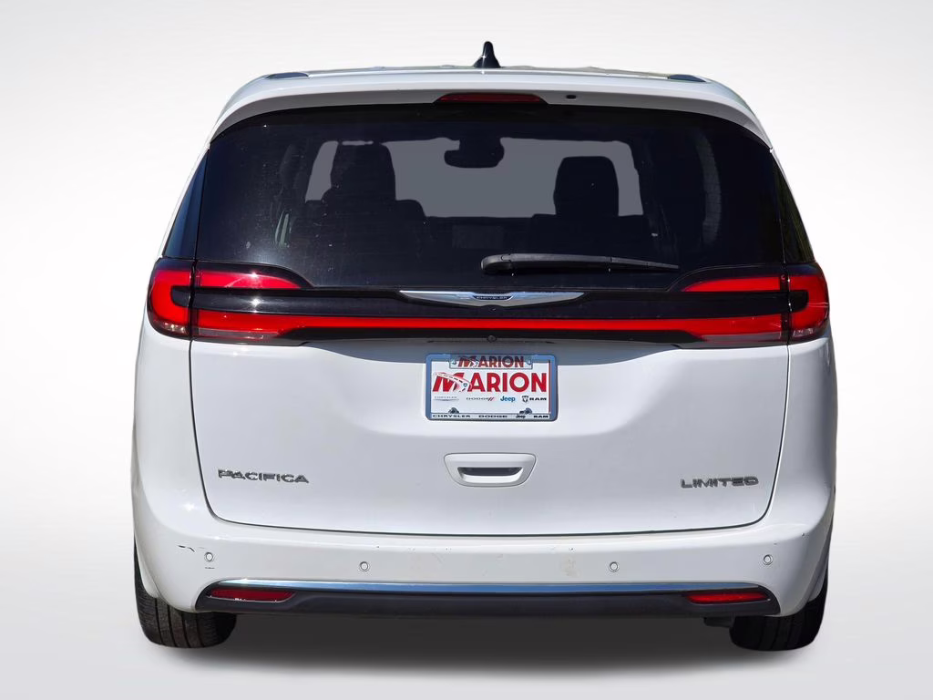 2024 Bright White Clearcoat Chrysler Pacifica Limited FWD Van