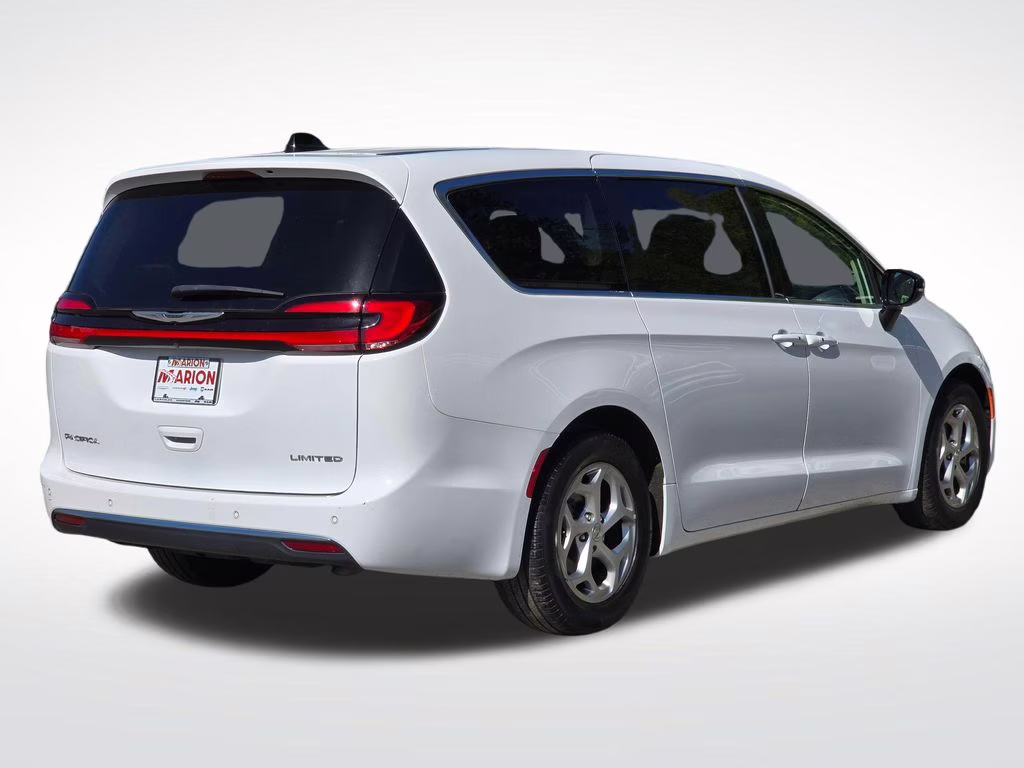 2024 Bright White Clearcoat Chrysler Pacifica Limited FWD Van