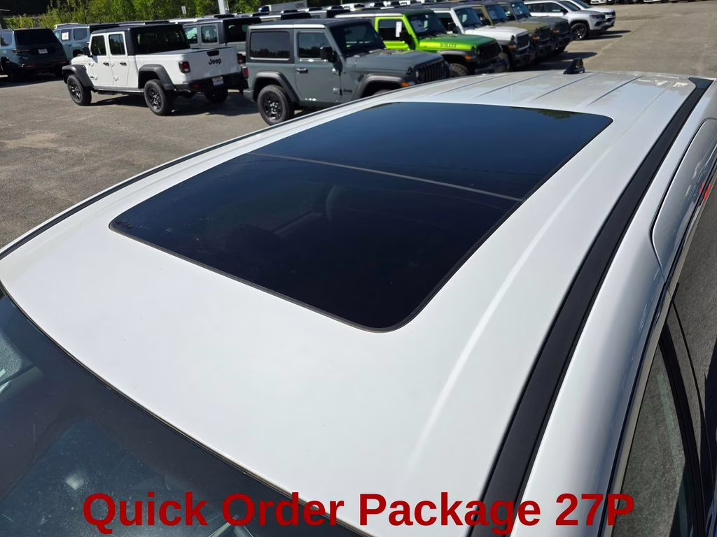 2024 Bright White Clearcoat Chrysler Pacifica Limited FWD Van