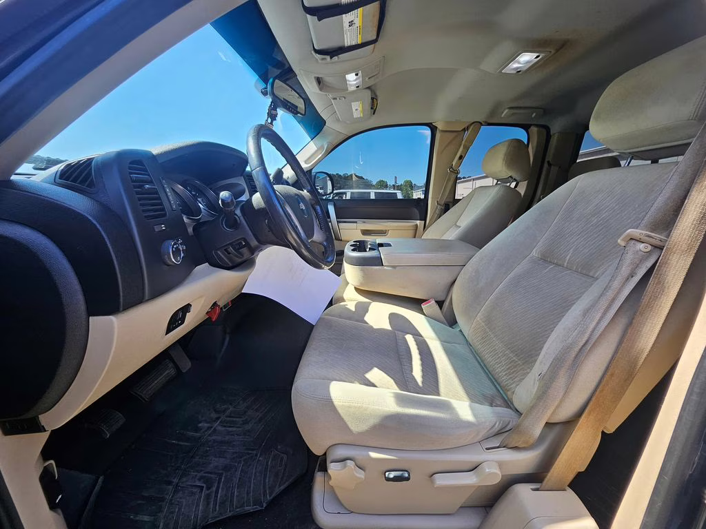 2011 Blue Granite Metallic Chevrolet Silverado 1500 LT RWD Truck