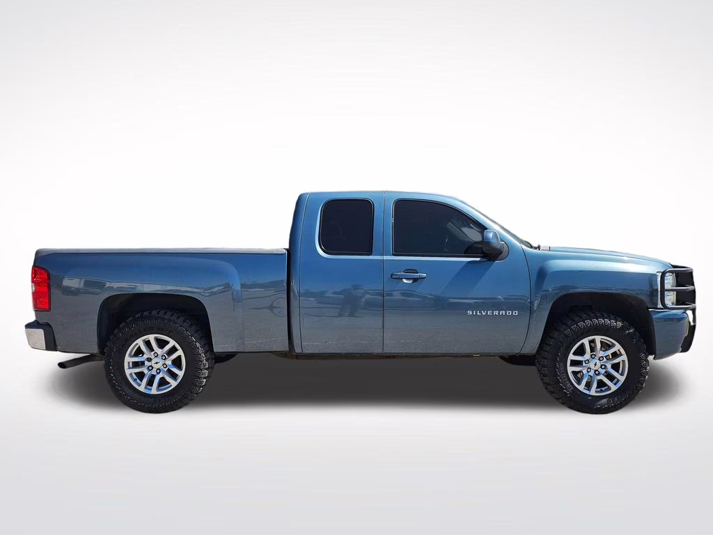 2011 Blue Granite Metallic Chevrolet Silverado 1500 LT RWD Truck