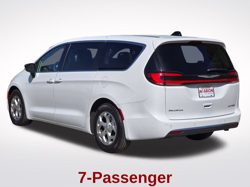 2024 Bright White Clearcoat Chrysler Pacifica Limited FWD Van