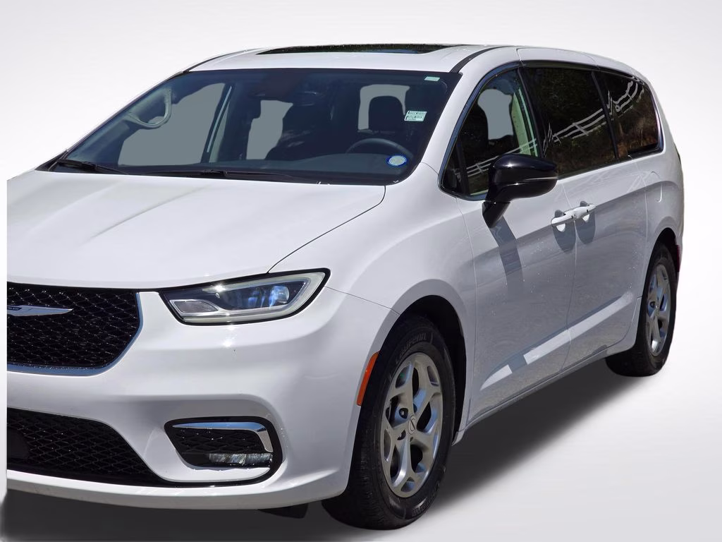 2024 Bright White Clearcoat Chrysler Pacifica Limited FWD Van