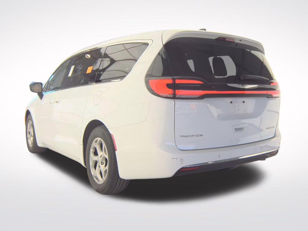 2024 Bright White Clearcoat Chrysler Pacifica Limited FWD Van