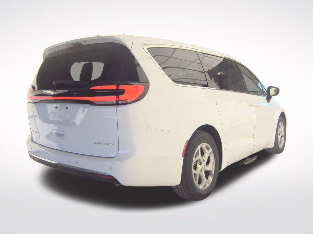 2024 Bright White Clearcoat Chrysler Pacifica Limited FWD Van