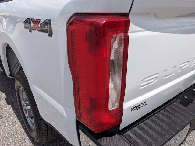 2023 Oxford White Ford Super Duty F-250 SRW XL 4X4 Truck