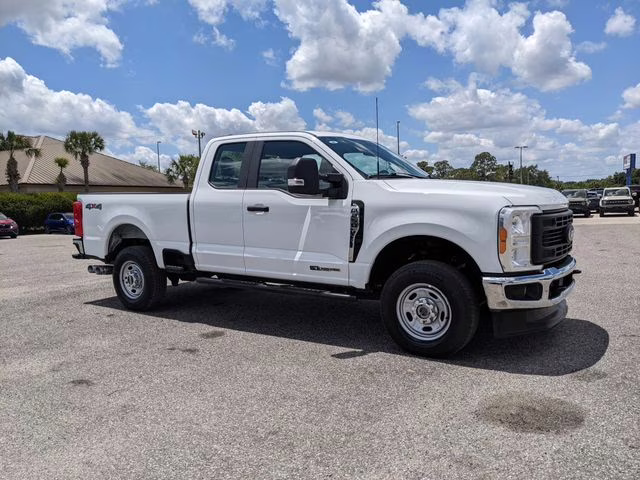 2023 Oxford White Ford Super Duty F-250 SRW XL 4X4 Truck