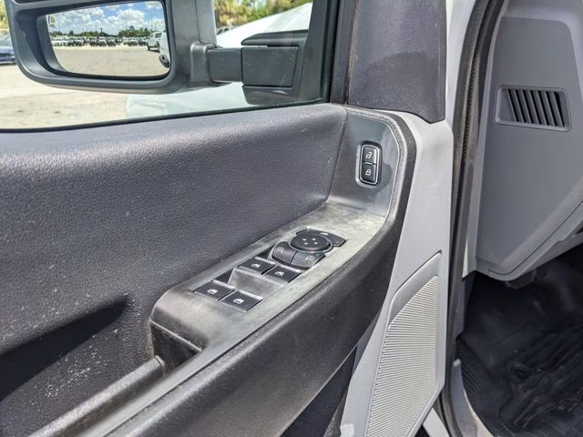 2023 Oxford White Ford Super Duty F-250 SRW XL 4X4 Truck