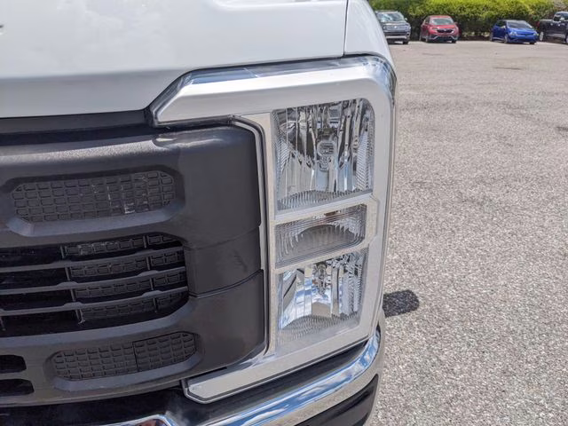 2023 Oxford White Ford Super Duty F-250 SRW XL 4X4 Truck