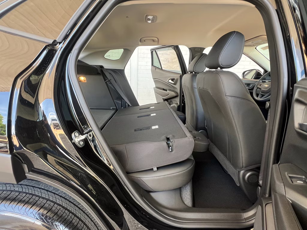 2026 Mosaic Black Metallic Chevrolet Trax LT FWD SUV