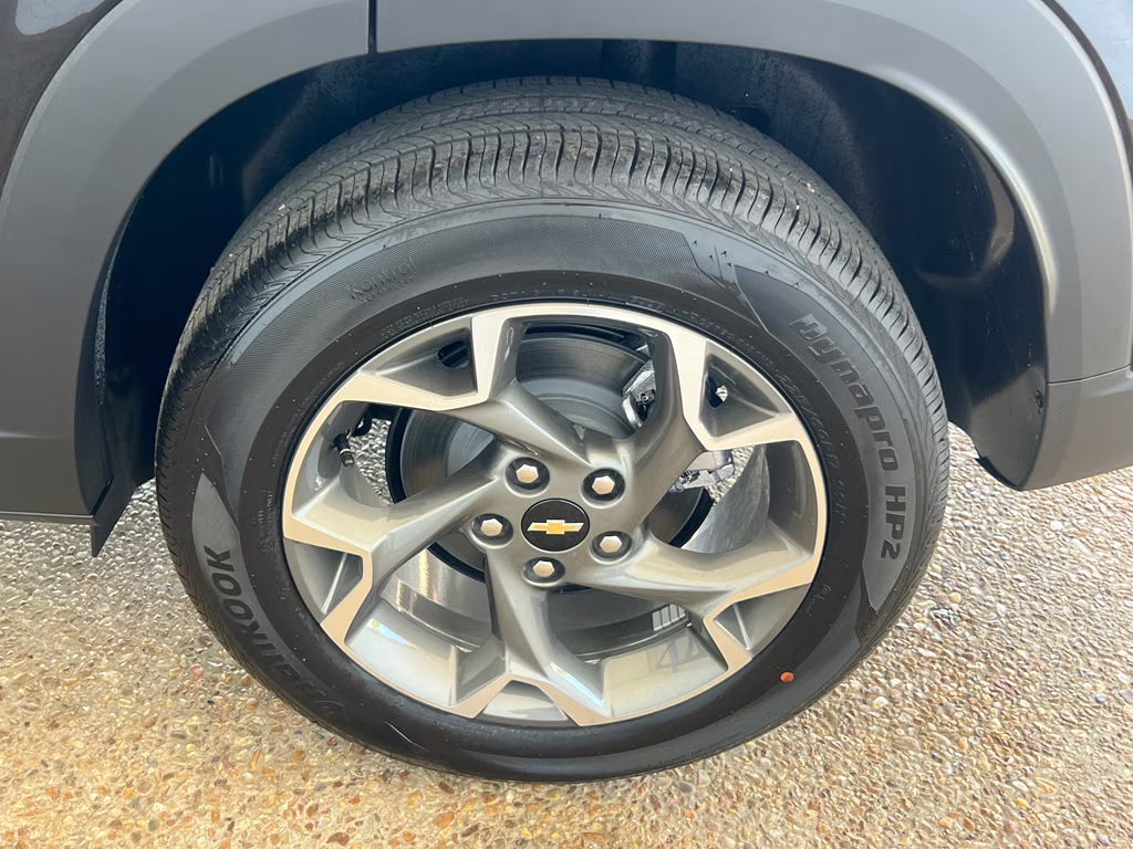 2026 Mosaic Black Metallic Chevrolet Trax LT FWD SUV