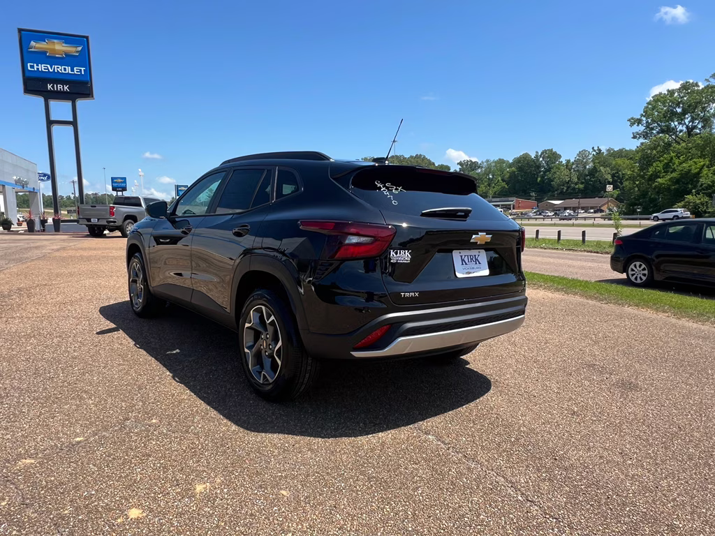 2026 Mosaic Black Metallic Chevrolet Trax LT FWD SUV
