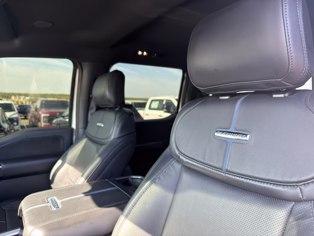 2025 Star White Metallic Tri-Coat Ford Super Duty F-250 SRW Platinum 4X4 Truck