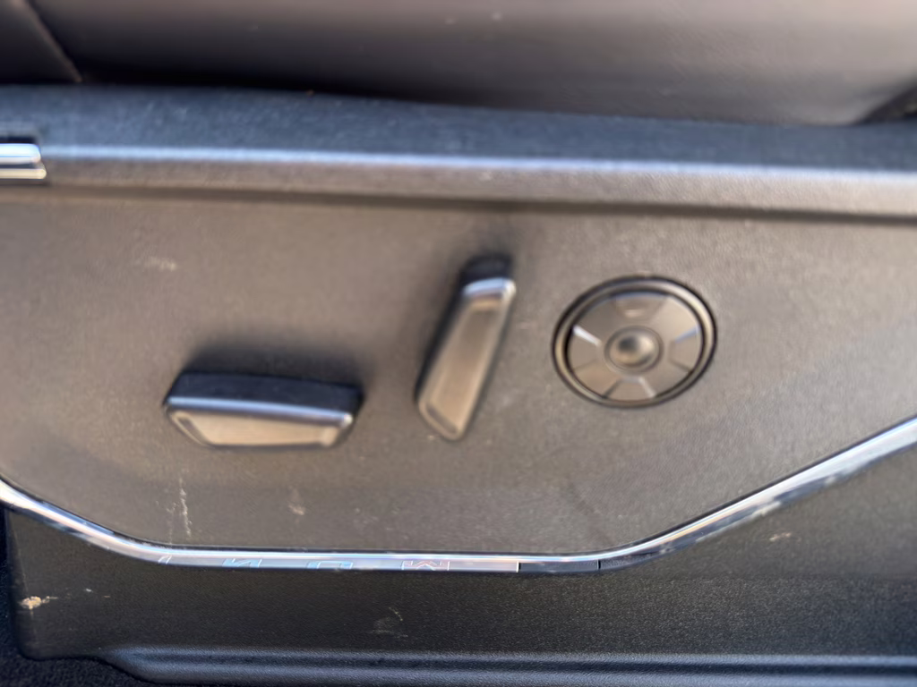 2025 Star White Metallic Tri-Coat Ford Super Duty F-250 SRW Platinum 4X4 Truck