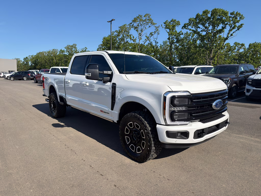 2025 Star White Metallic Tri-Coat Ford Super Duty F-250 SRW Platinum 4X4 Truck