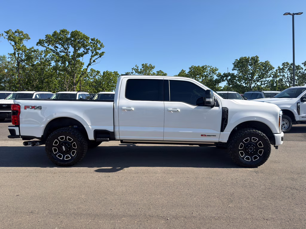 2025 Star White Metallic Tri-Coat Ford Super Duty F-250 SRW Platinum 4X4 Truck