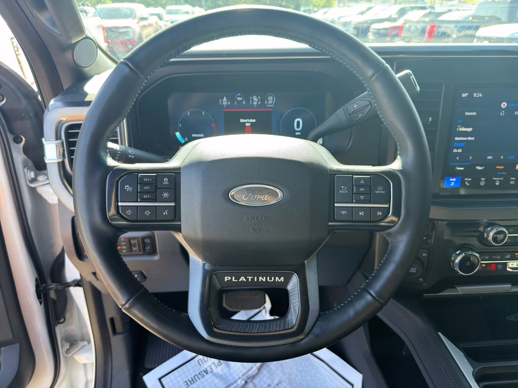 2025 Star White Metallic Tri-Coat Ford Super Duty F-250 SRW Platinum 4X4 Truck