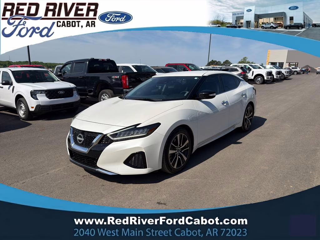 2023 Pearl White Tricoat Nissan Maxima SV FWD Sedan