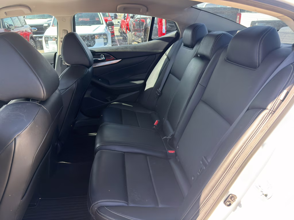 2023 Pearl White Tricoat Nissan Maxima SV FWD Sedan