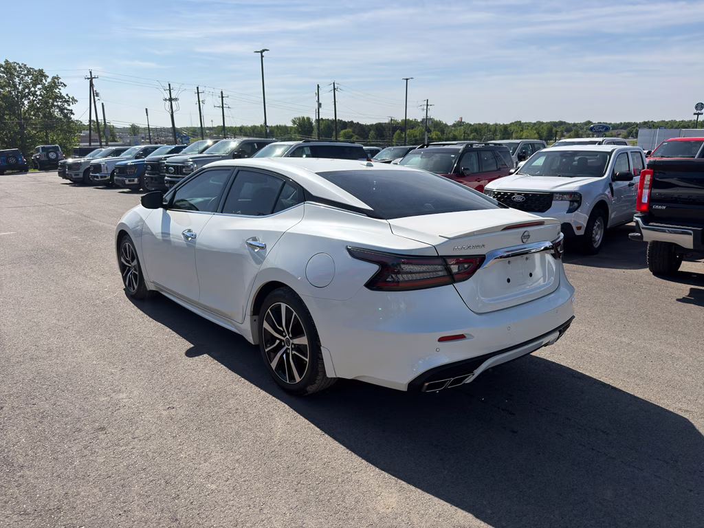 2023 Pearl White Tricoat Nissan Maxima SV FWD Sedan