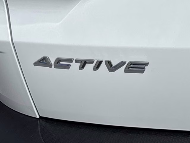 2024 Oxford White Ford Escape Active FWD SUV
