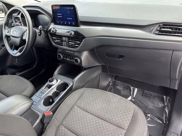 2024 Oxford White Ford Escape Active FWD SUV