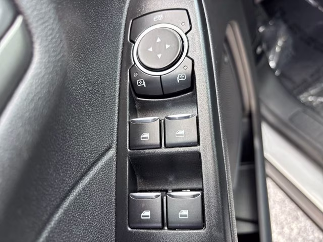 2024 Oxford White Ford Escape Active FWD SUV