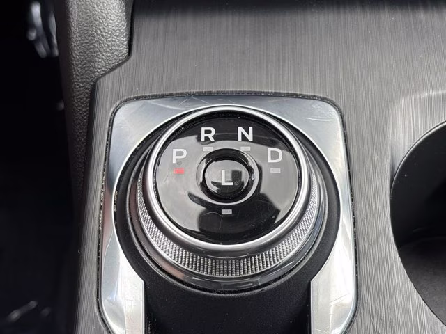 2024 Oxford White Ford Escape Active FWD SUV