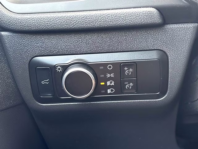 2024 Oxford White Ford Escape Active FWD SUV