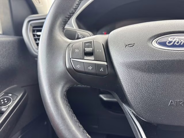 2024 Oxford White Ford Escape Active FWD SUV