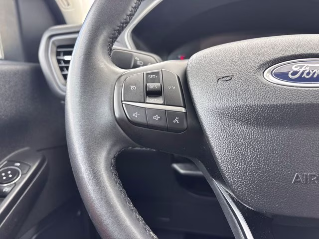 2024 Oxford White Ford Escape Active FWD SUV