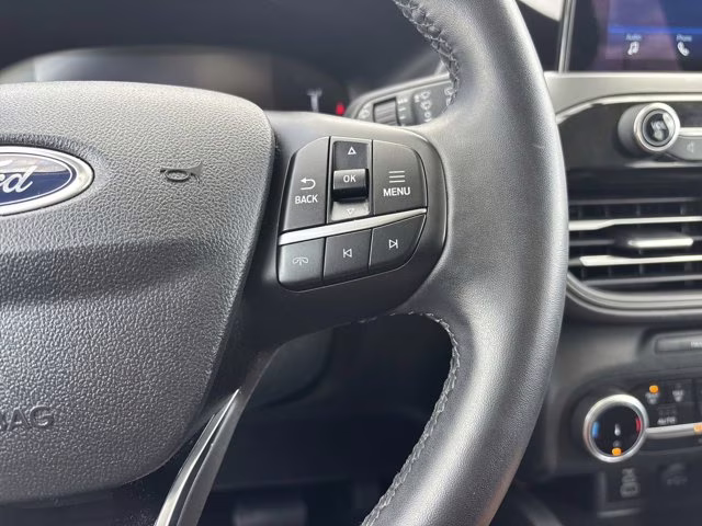 2024 Oxford White Ford Escape Active FWD SUV