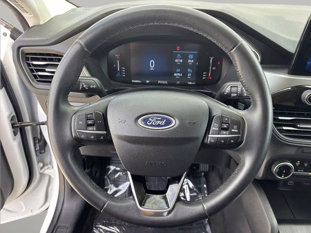 2024 Oxford White Ford Escape Active FWD SUV