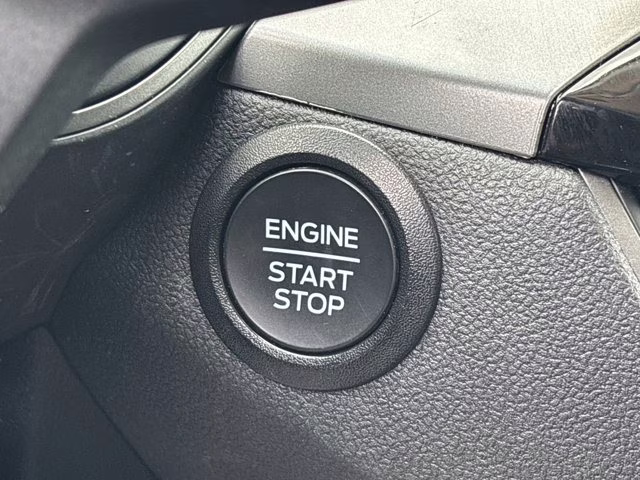 2024 Oxford White Ford Escape Active FWD SUV