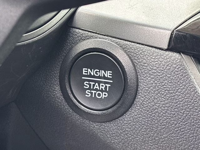 2024 Oxford White Ford Escape Active FWD SUV