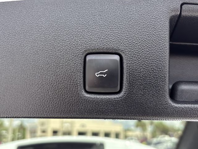 2024 Oxford White Ford Escape Active FWD SUV
