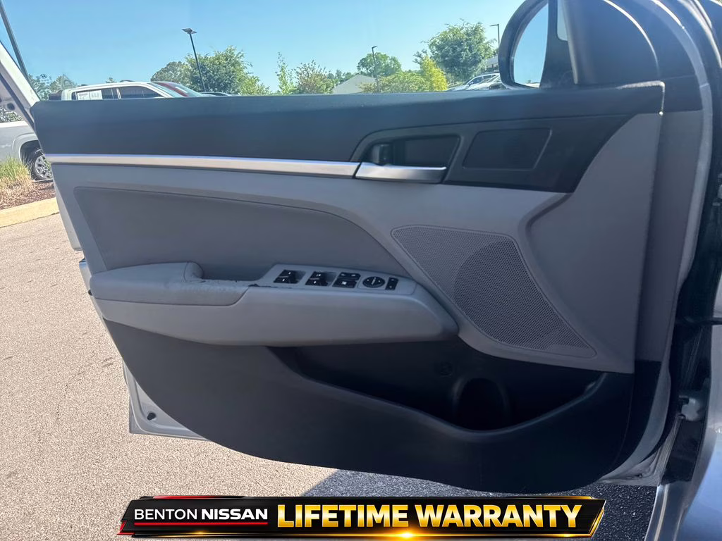 2019 Symphony Silver Hyundai Elantra SEL FWD Sedan