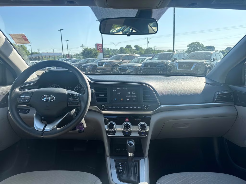 2019 Symphony Silver Hyundai Elantra SEL FWD Sedan