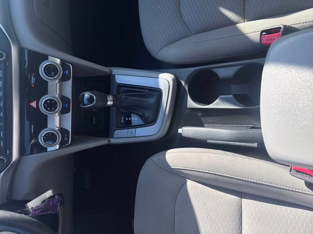 2019 Symphony Silver Hyundai Elantra SEL FWD Sedan