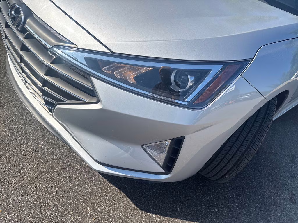 2019 Symphony Silver Hyundai Elantra SEL FWD Sedan